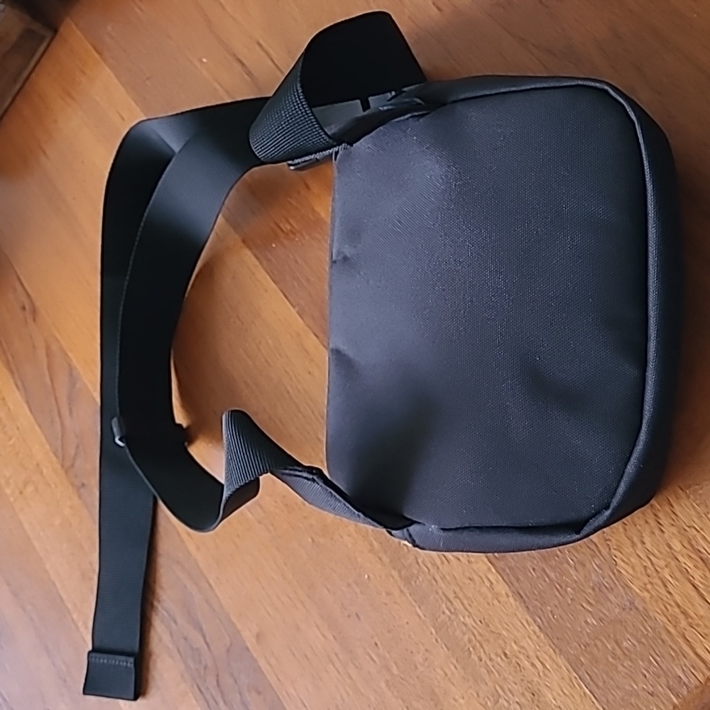NWOT Herschel TCU Belt Bag - Picture 7 of 8